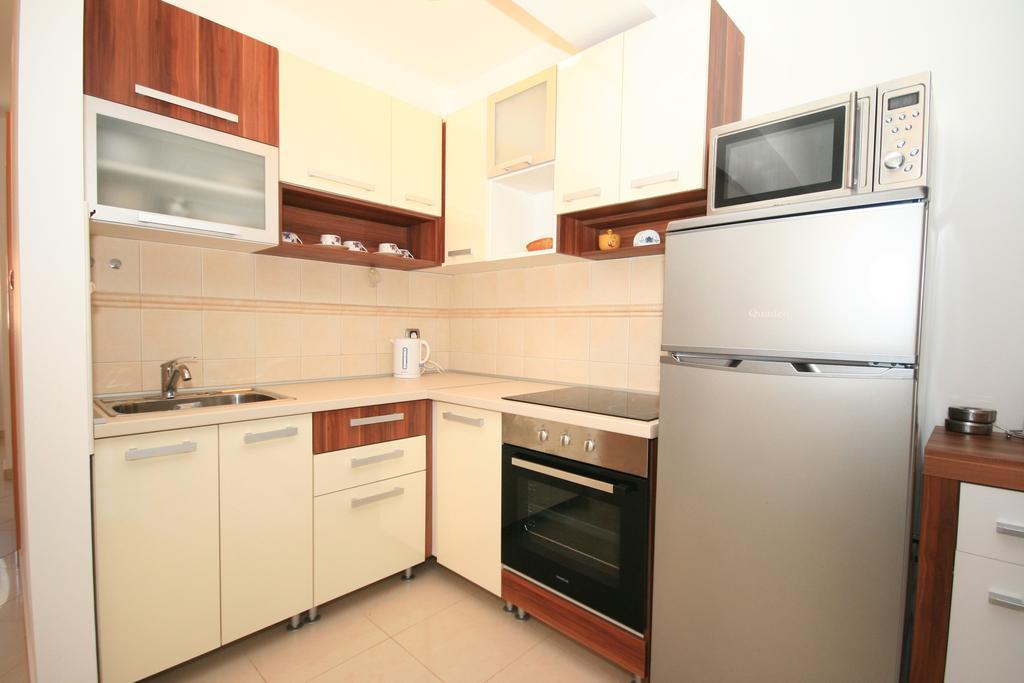 Ruzmarinka 4* Apartment Baska  Luaran gambar