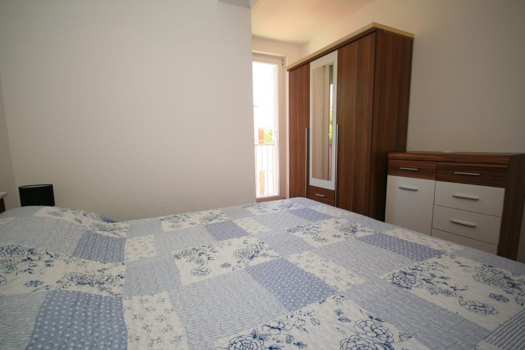 Ruzmarinka 4* Apartment Baska  Luaran gambar