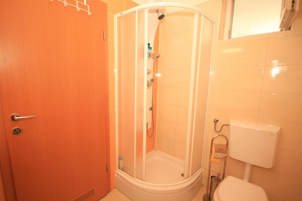 Ruzmarinka 4* Apartment Baska  Luaran gambar