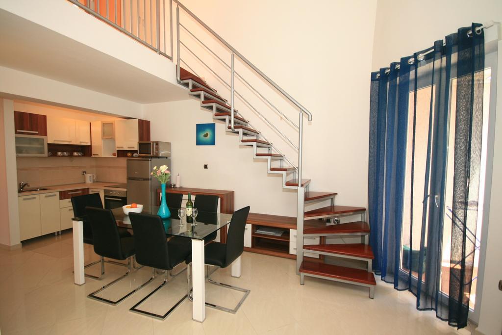 Ruzmarinka 4* Apartment Baska  Luaran gambar