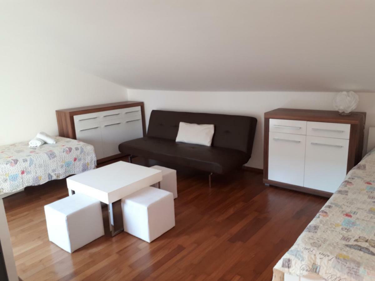 Ruzmarinka 4* Apartment Baska  Luaran gambar