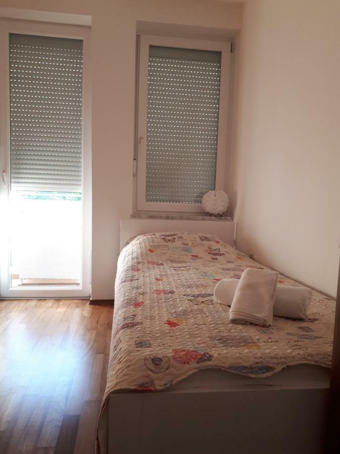 Ruzmarinka 4* Apartment Baska  Luaran gambar